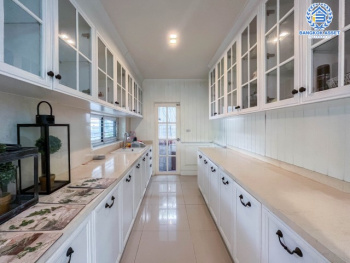 *****บ้านเดี่ยวมือสอง นนทบุรี ม.ดีซิโอ้ ราชพฤกษ์ หลังมุม เนื้อที่กว้างเกือบ 62 ตร.ว. ฟังก์ชัน 3 ห้องนอน 3 ห้องน้ำ ที่จอดรถ 2 คัน ภายในตกแต่งสวย ดูทันสมัย โครงการตั้งบนทำเลดี เชื่อมต่อทั้งถนนราชพฤกษ์, ถนนรัตนาธิเบศร์, ถนนชัยพฤกษ์, ถนนแจ้งวัฒนะ และรถไฟฟ้าสายสีม่วง "สถานีบางรักน้อยท่าอิฐ" และจุดขึ้นทางด่วน "งามวงศ์วาน"